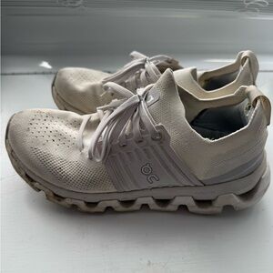 On Cloudswift Athletic Shoes